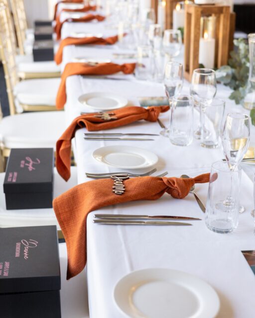 A vision brought to life – warm tones, candlelight, and timeless style.
#weddingsateynesbury #eynesburyweddings #destinationeynesbury #eynesbury #eynesburyhomestead #weddingphotography #weddingstyle #weddinginspo #weddingtablescape